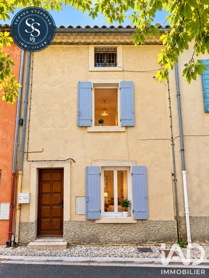 Building in Pernes-les-Fontaines (84210)
