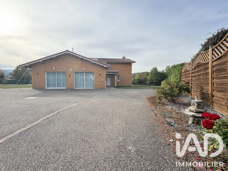 Maison 6 pièces 215 m² · à Poncin · 215 m² · 459 000 €