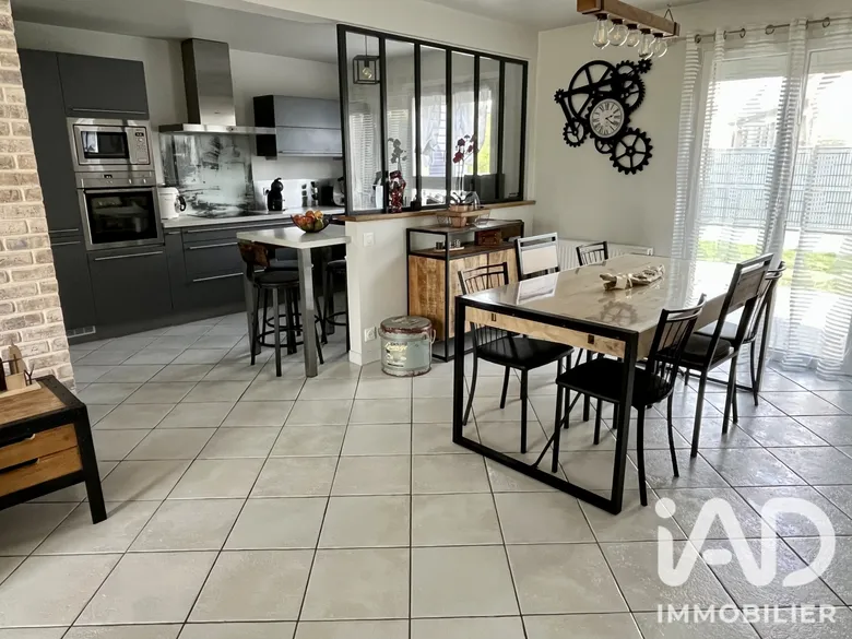 Maison 5 pièces 100 m² · à Fouilloy · 100 m² · 228 000 €