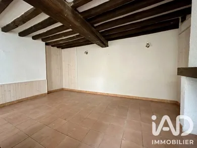 Immeuble à Pont-Sainte-Maxence (60700)