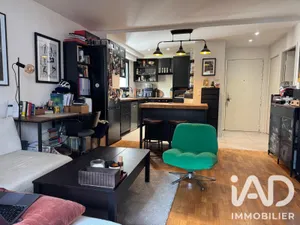 Apartment in Paris (75015)