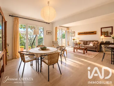Apartment in Sanary-sur-Mer (83110)