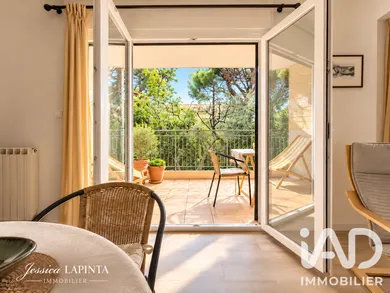 Apartment in Sanary-sur-Mer (83110)