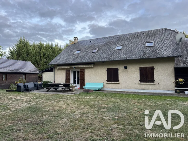 Maison 4 pièces 130 m² · à Saint-Priest-de-Gimel · 130 m² · 255 000 €