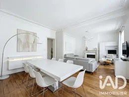 Apartment in Paris (75017)