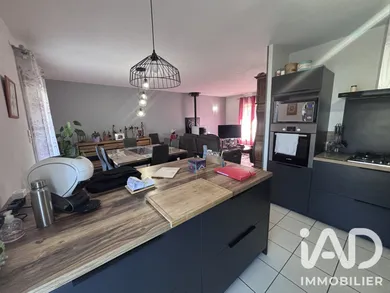 Maison à Neuilly-le-Réal (03340)