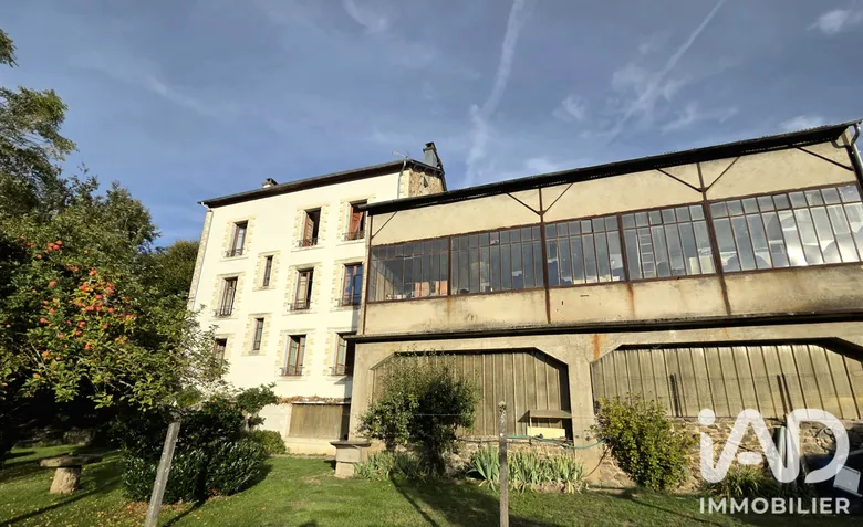 Maison 12 pièces 200 m² · à Sornac · 200 m² · 185 000 €