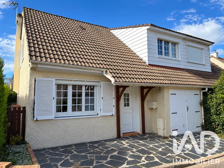 Maison 4 pièces 95 m² · à Saint-Étienne-du-Rouvray · 94,9 m² · 178 000 €