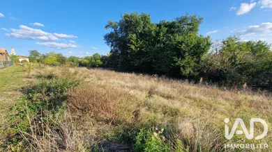 Terrain à bâtir à Bertric-Burée (24320)