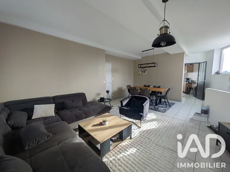 Appartement 6 pièces 119 m² · à Ivry-la-Bataille · 119 m² · 190 000 €