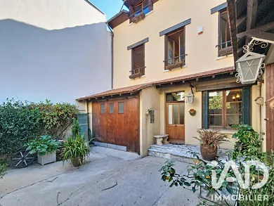 Traditional house in Ivry-sur-Seine (94200)
