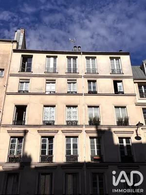 Apartment in Paris (75003)