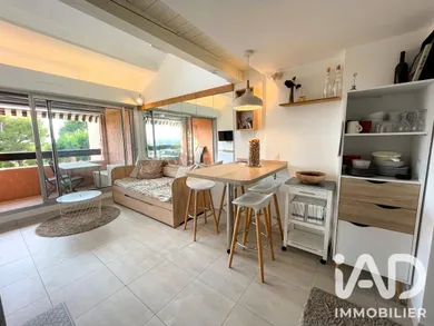 Apartment in Bandol (83150)