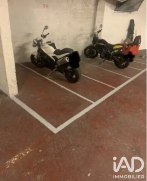 Parking in Paris (75012)