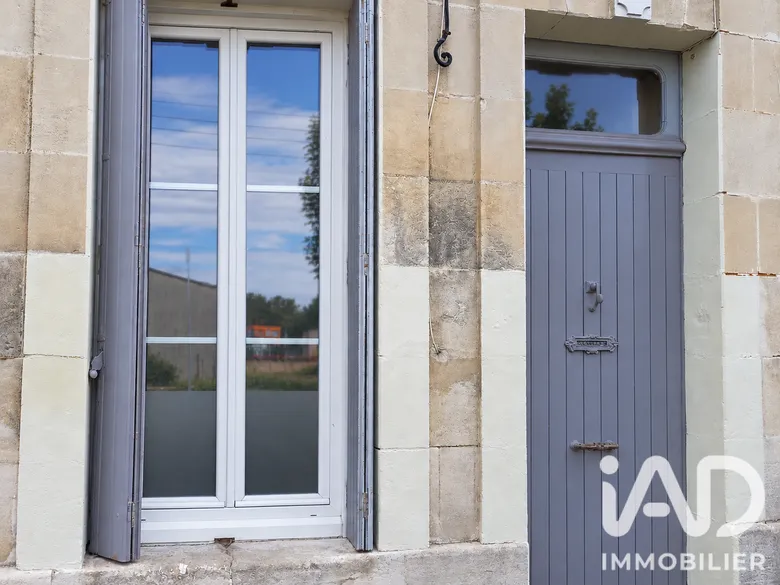 Maison 5 pièces 121 m² · à Saint-Jean-d'Angély · 120,6 m² · 196 000 €