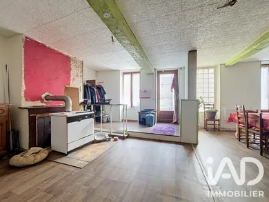 Maison de village à Courson-les-Carrières (89560)