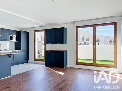 Apartment in Saint-Cyr-l'École (78210)