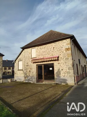 Building in Espinasse (63390)