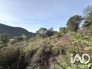 Terrain à bâtir à Uzer (07110)