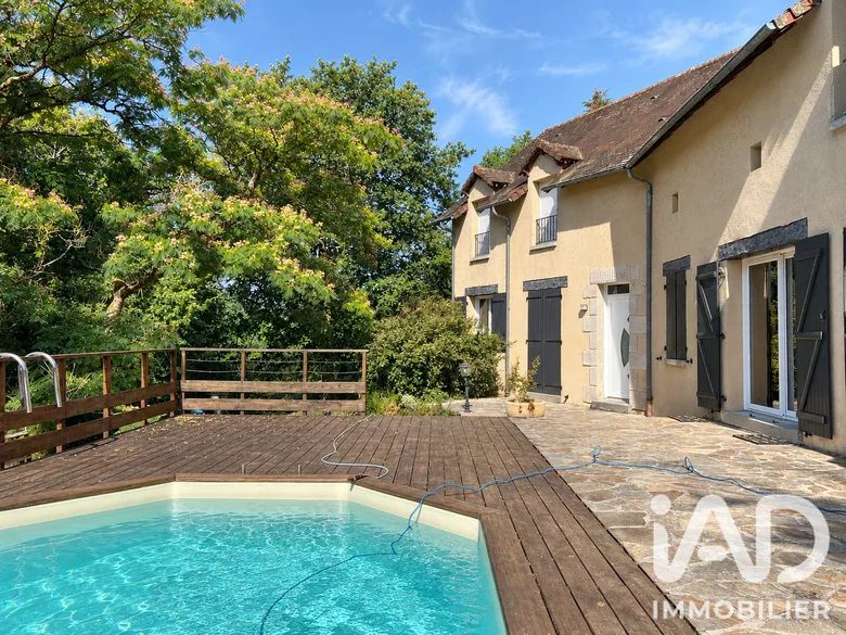 Maison 7 pièces 235 m² · à Saint-Junien · 235 m² · 1 500 €/mois
