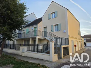 Apartment in Houdan (78550)