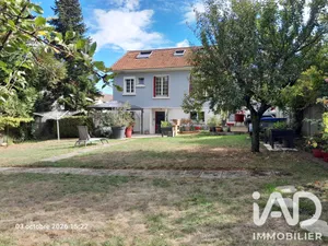 Maison traditionnelle à Villeneuve-le-Roi (94290)