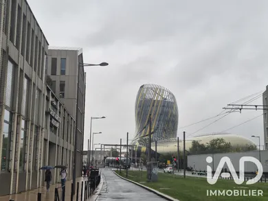 Parking à Bordeaux (33300)