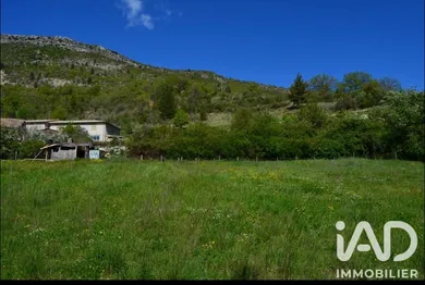 Terrain à bâtir à la roche sur le buis (26170)