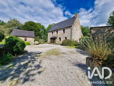 Manoir à Kergrist-Moëlou (22110)