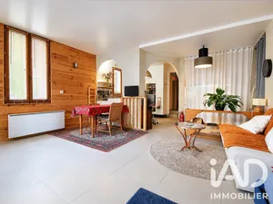 Apartment in Montreuil (93100)