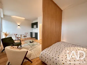 Apartment in Paris (75017)