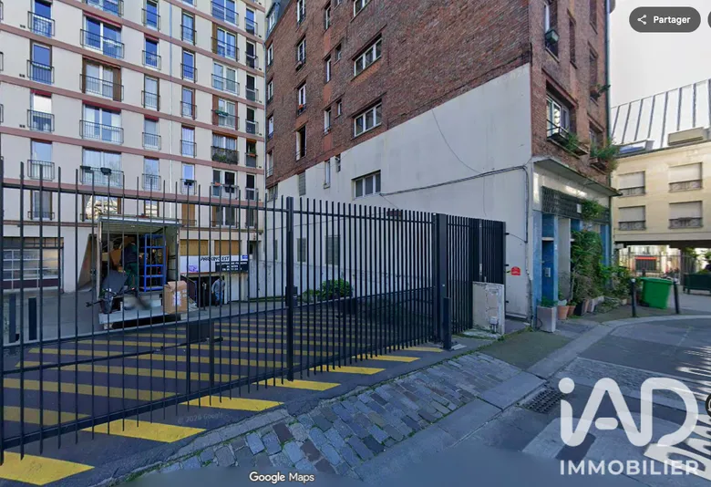 Parking 400 m² · à Paris · 400 m² · 3 600 000 €