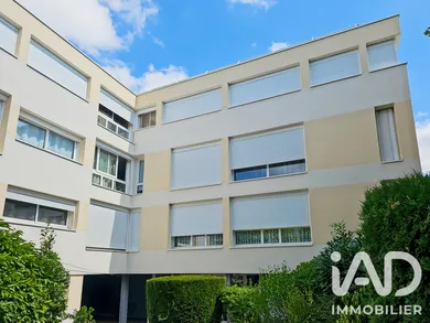 Apartment in Combs-la-Ville (77380)