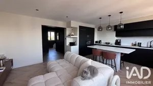Apartment in Saint-Étienne (42100)
