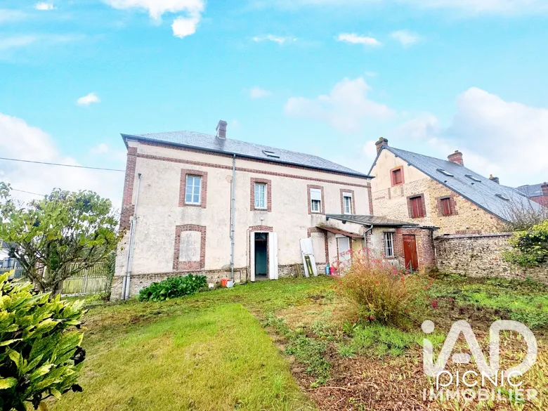 Maison 8 pièces 135 m² · à Planches · 135 m² · 89 000 €