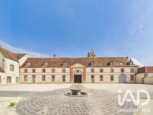 Apartment in Fontenay-Trésigny (77610)