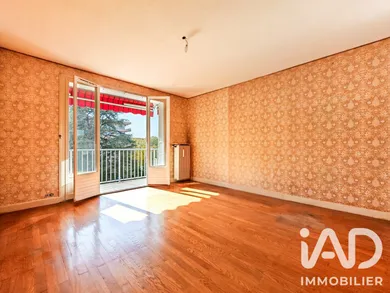 Apartment in Caluire-et-Cuire (69300)