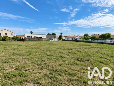 Building plot in Saint-Vincent-sur-Jard (85520)