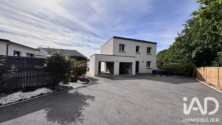 Maison 5 pièces 117 m² · à Châteauneuf-du-Faou · 116,8 m² · 259 500 €