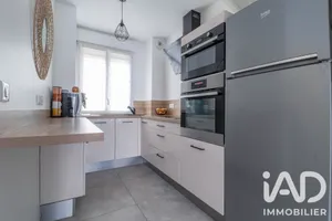 Apartment in Ballainvilliers (91160)