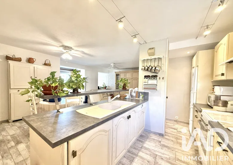Appartement 3 pièces 86 m² · à Saint-Laurent-du-Var · 86,2 m² · 299 000 €