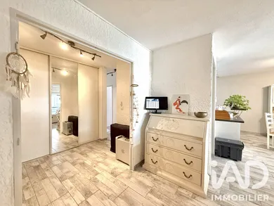 Appartement à Saint-Laurent-du-Var (06700)