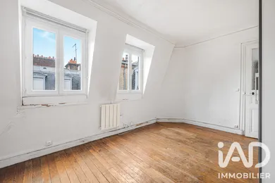 Apartment in Paris (75017)