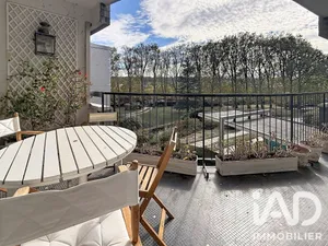 Apartment in Vaucresson (92420)