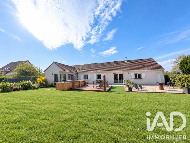 Maison 7 pièces 146 m² · à Saint-Martin-d'Abbat · 146 m² · 369 000 €