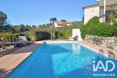 Maison d'architecte à Évenos (83330)