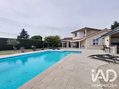 Maison d'architecte à Saint-Martin-la-Plaine (42800)