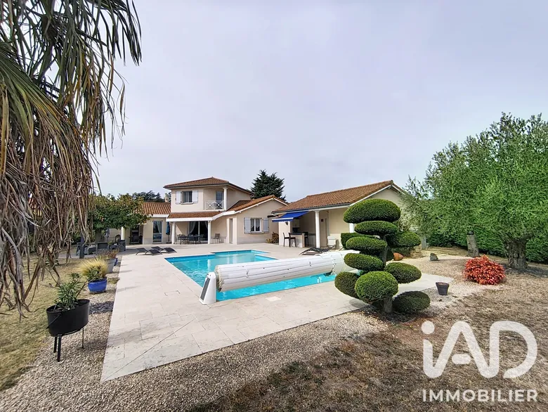 Maison 5 pièces 135 m² · à Saint-Martin-la-Plaine · 135 m² · 470 000 €