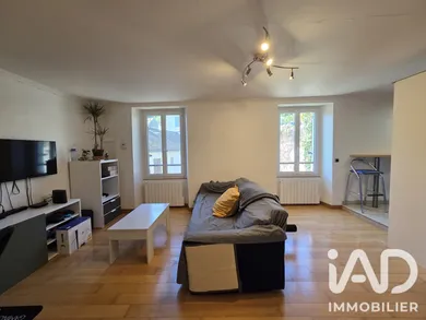 Apartment in Septeuil (78790)