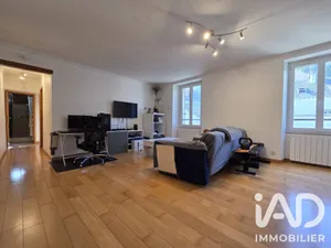 Apartment in Septeuil (78790)